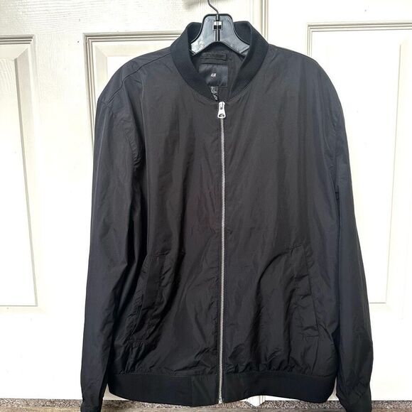 H & M black bomber jacket - Picture 2 of 7
